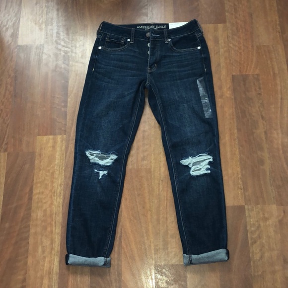American Eagle Outfitters Denim - HP 🎉 NWT Tomgirl American Eagle Distressed Jeans